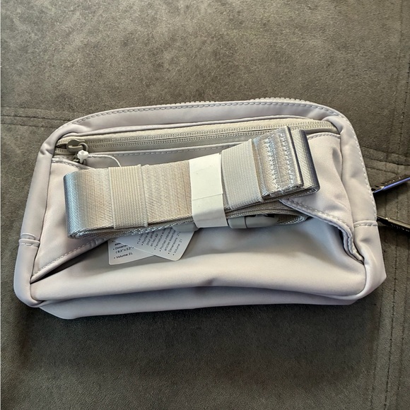 Lululemon Everywhere Belt Bag 1L - Picture 3 of 3